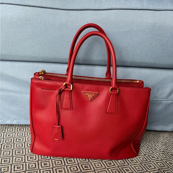 Prada Galleria Saffiano Tote - Picture 3 of 17